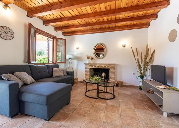 Casa Koukounaria *