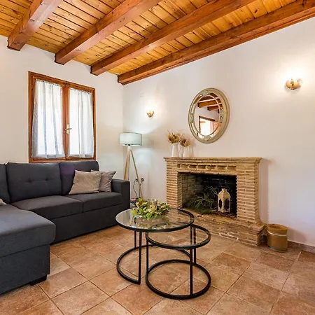 Casa Koukounaria