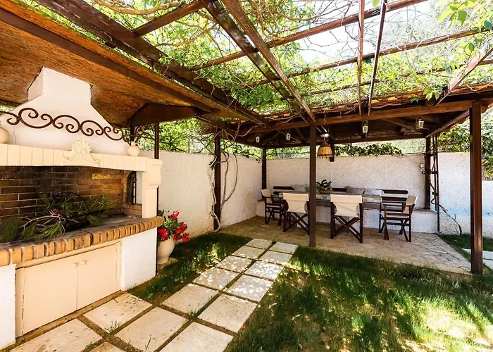 Casa Koukounaria